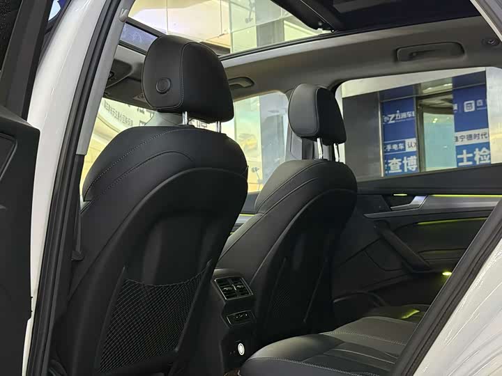 Фото 5 - Audi Q5L