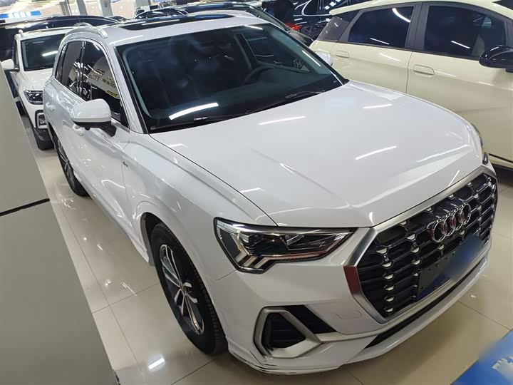 Фото 4 - Audi Q3