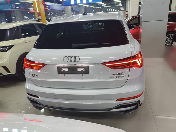 Фото 6 - Audi Q3