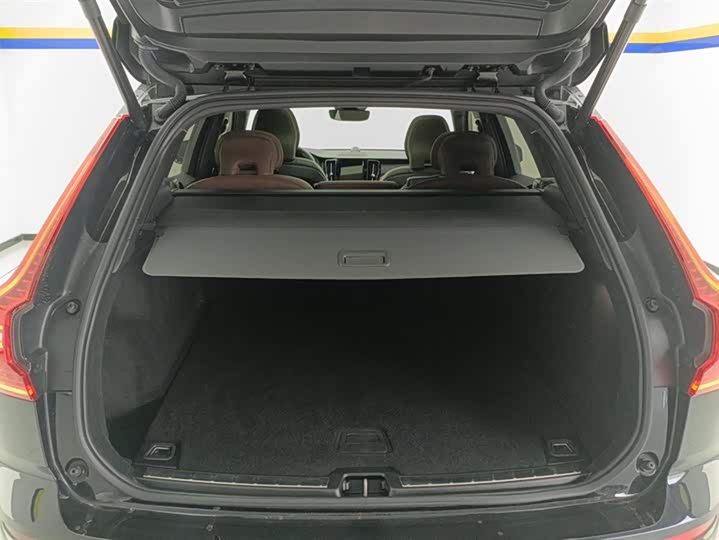 Фото 4 - Volvo XC60