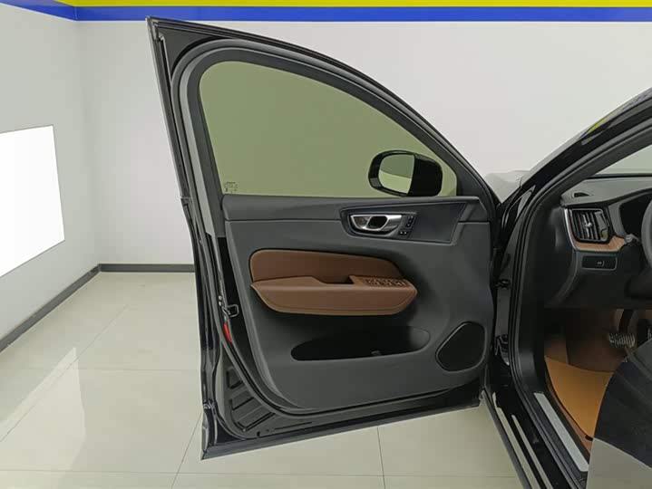 Фото 7 - Volvo XC60