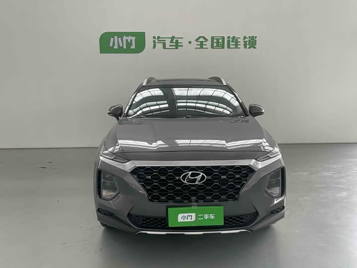 Фото 2 - Hyundai Santa Fe
