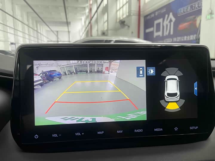 Фото 9 - Hyundai Santa Fe