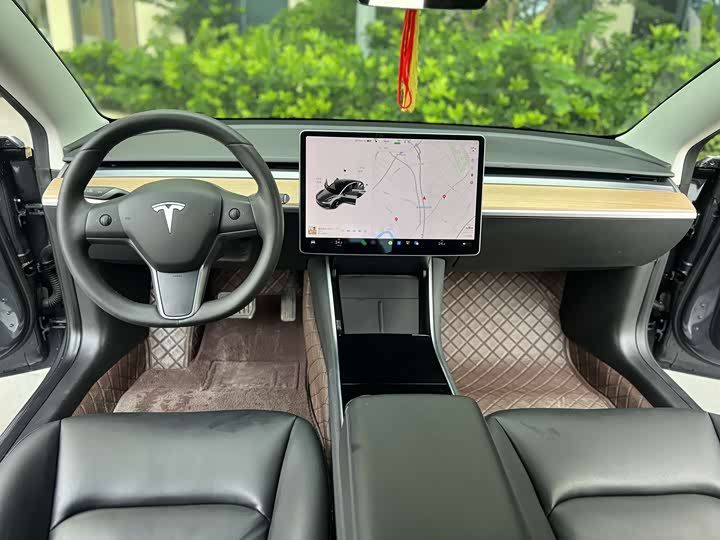 Фото 8 - Tesla Model 3