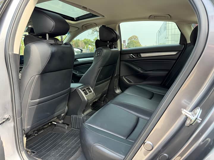 Фото 5 - Honda Accord