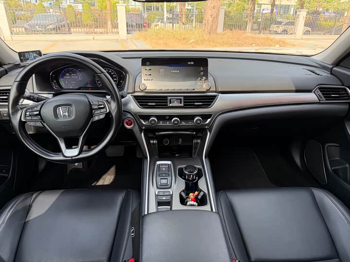 Фото 6 - Honda Accord