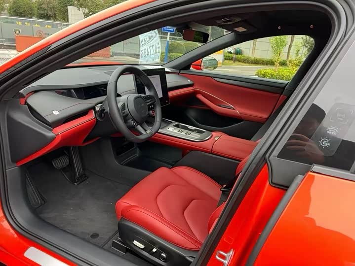 Фото 3 - Xiaomi SU7