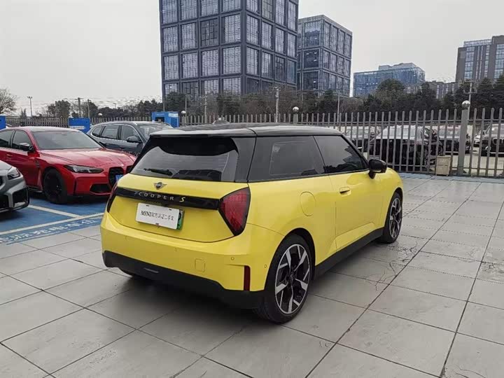 Фото 4 - Mini Cooper