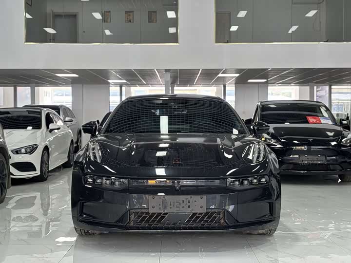 Фото 2 - Zeekr 001