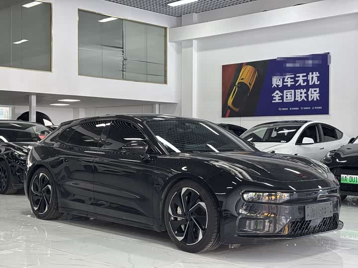 Фото 3 - Zeekr 001