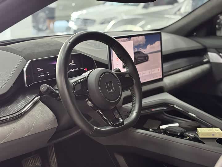 Фото 4 - Zeekr 001