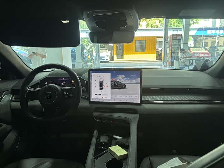 Фото 6 - Zeekr 001