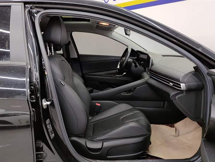 Фото 8 - Hyundai Elantra N line