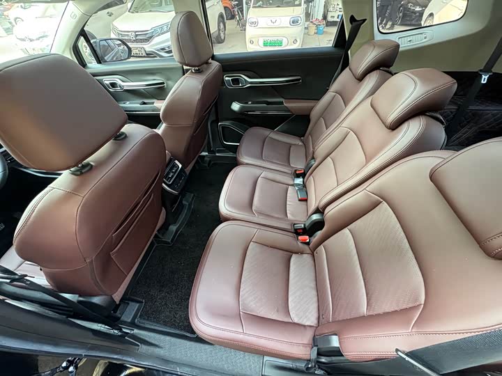 Фото 5 - Geely Okavango