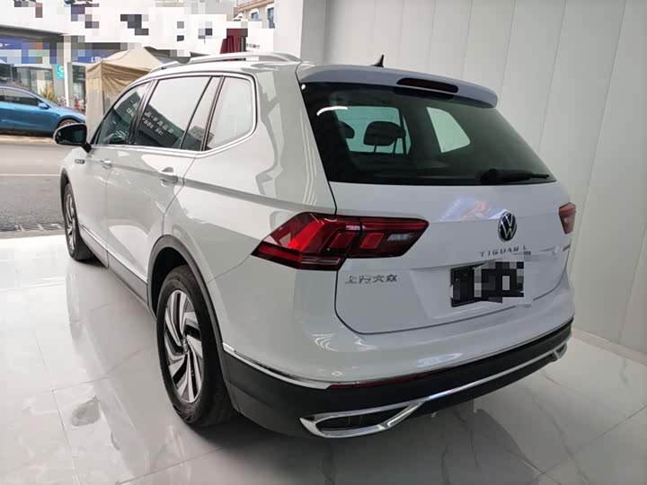 Фото 5 - Volkswagen Tiguan L Pro