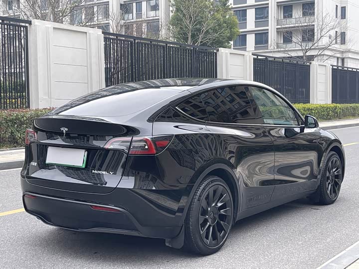 Фото 7 - Tesla Model Y