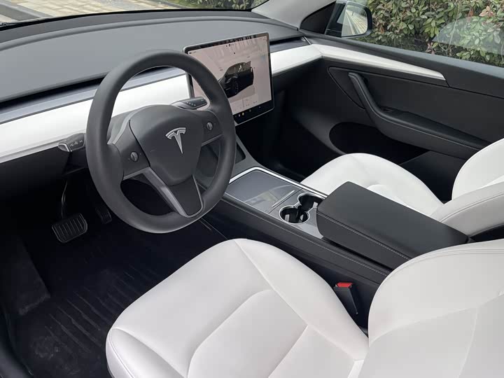 Фото 9 - Tesla Model Y
