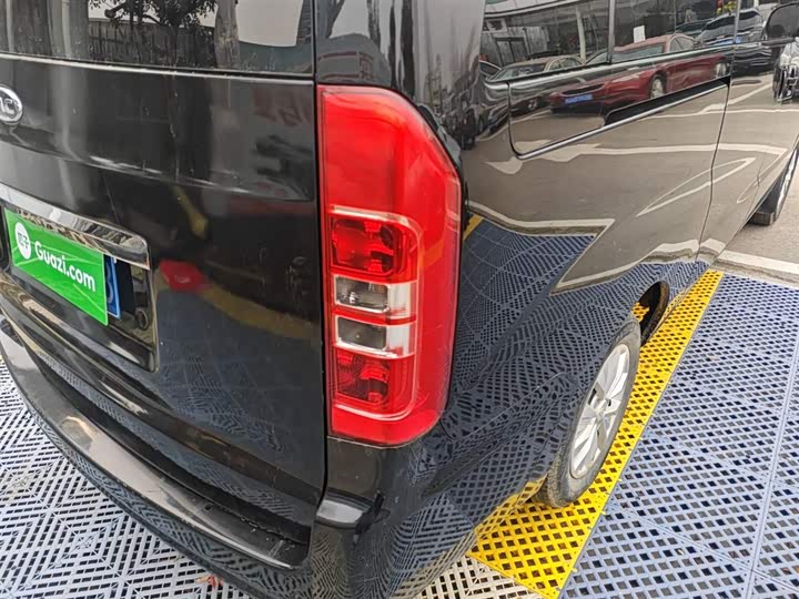 Фото 8 - JAC Refine M3