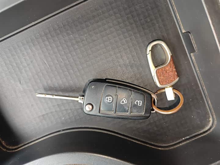 Фото 9 - JAC Refine M3