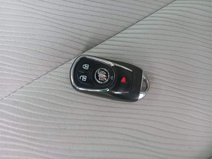 Фото 9 - Buick GL8 ES