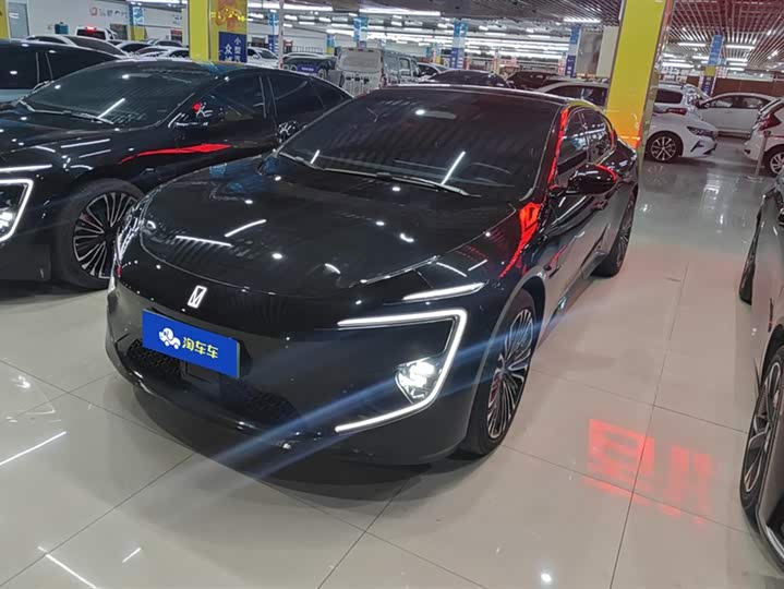 Фото 1 - Avatr 12