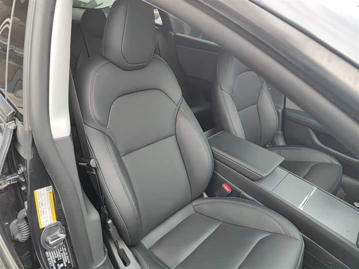 Фото 4 - Tesla Model 3