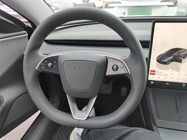 Фото 7 - Tesla Model 3