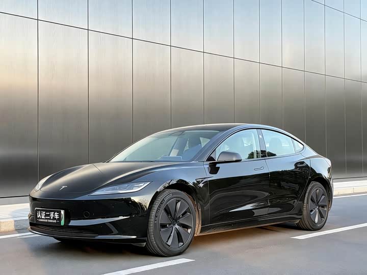 Фото 1 - Tesla Model 3