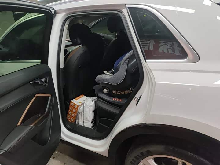 Фото 6 - Audi Q3