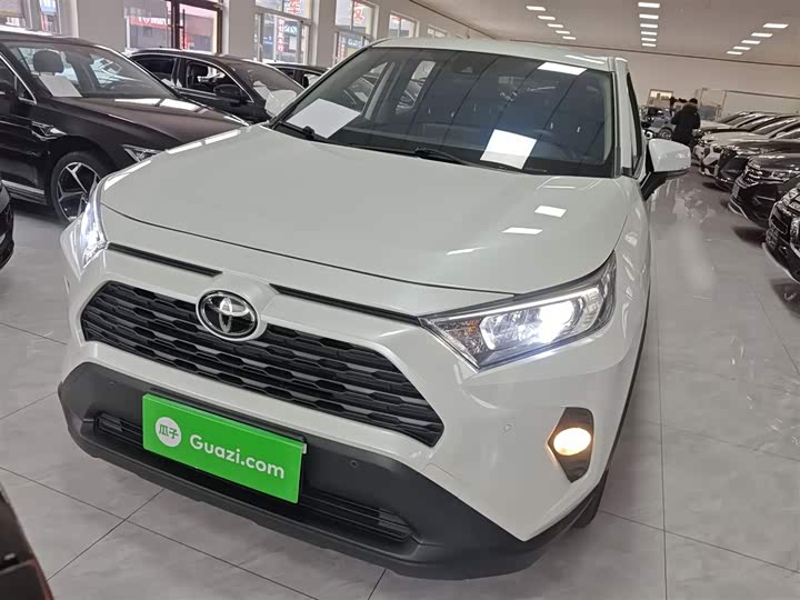 Фото 3 - Toyota RAV4