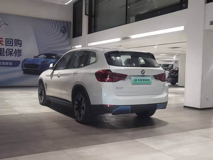 Фото 4 - BMW iX3
