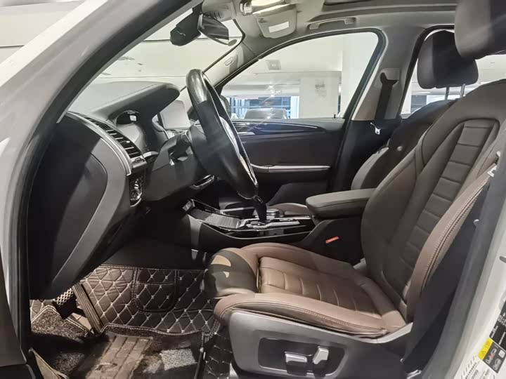 Фото 8 - BMW iX3