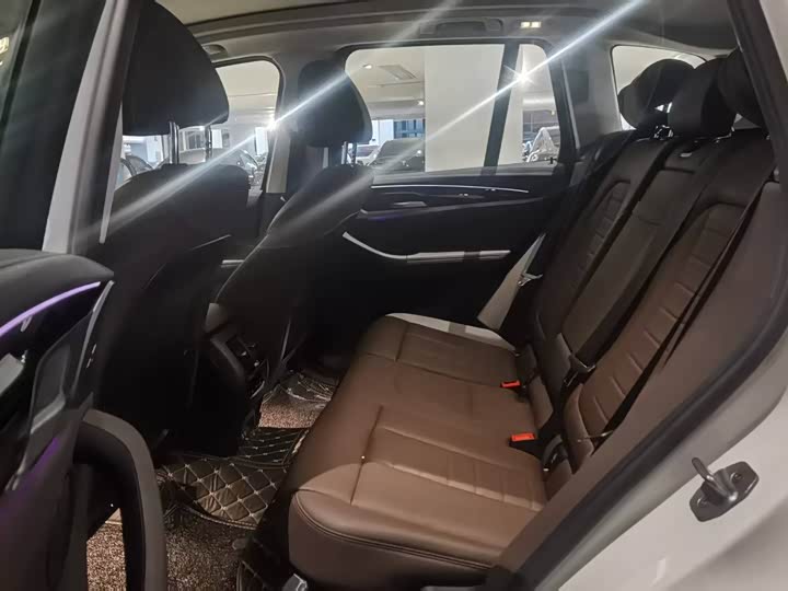 Фото 9 - BMW iX3