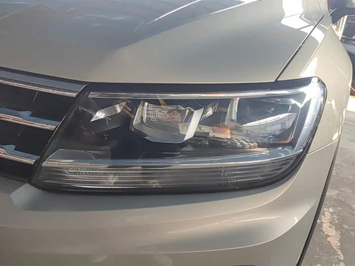 Фото 5 - Volkswagen Tiguan L Pro