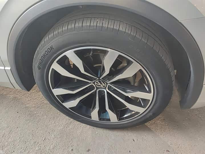 Фото 6 - Volkswagen Tiguan L Pro