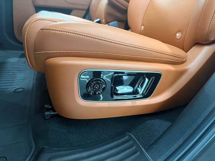 Фото 9 - LiXiang L8