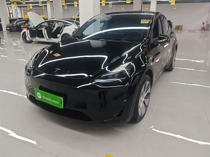 Фото 1 - Tesla Model Y