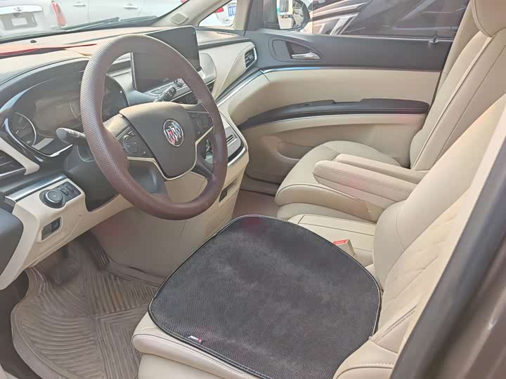 Фото 7 - Buick GL8 ES