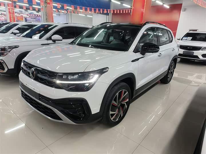 Фото 1 - Volkswagen Tharu