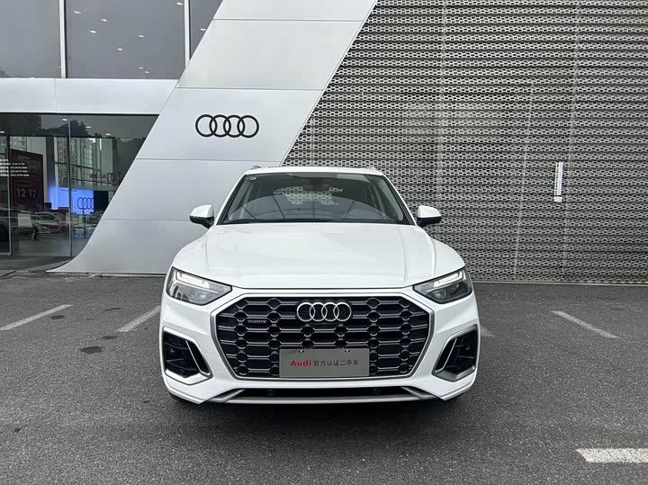 Фото 2 - Audi Q5L
