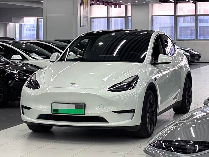 Фото 3 - Tesla Model Y