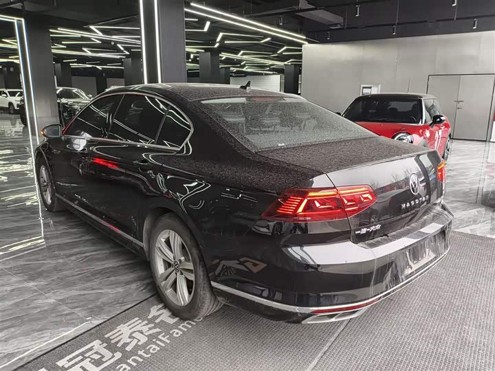 Фото 5 - Volkswagen Magotan