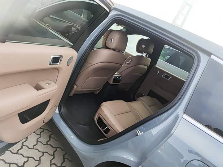 Фото 2 - LiXiang L7