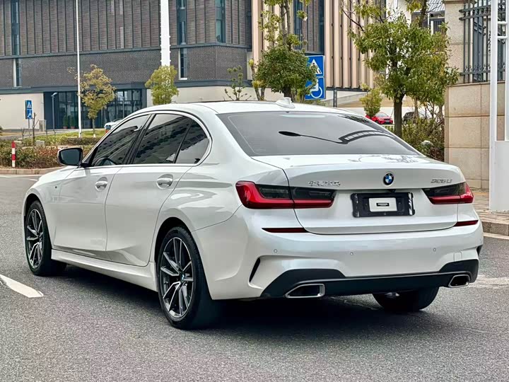 Фото 9 - BMW 3 Series