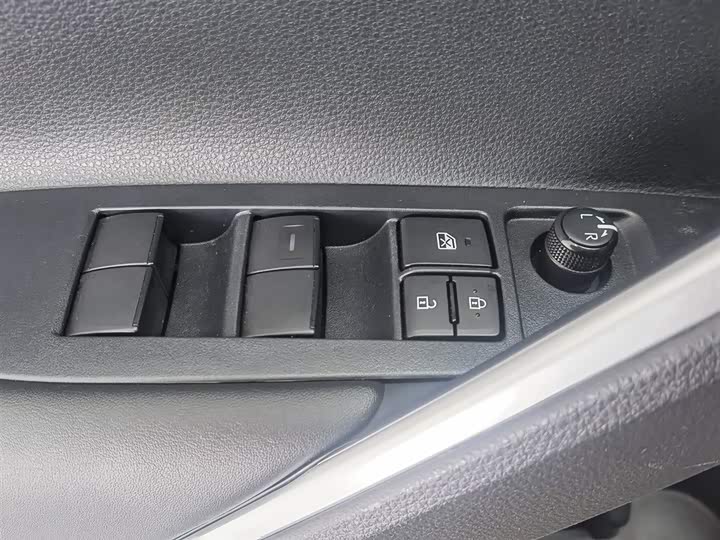 Фото 9 - Toyota Corolla Cross