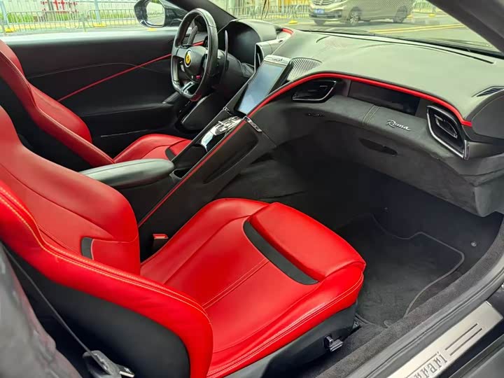 Фото 7 - Ferrari Roma