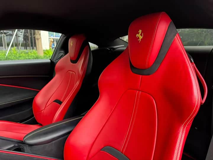 Фото 8 - Ferrari Roma