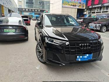 Фото 2 - Audi Q7