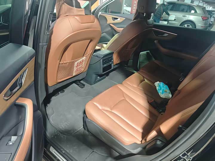 Фото 5 - Audi Q7