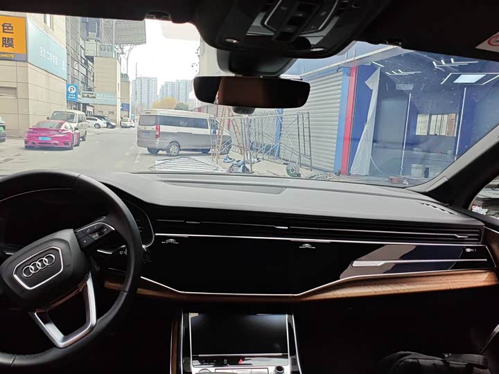 Фото 6 - Audi Q7